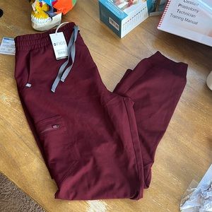 FIGS STILL TAGGED Burgundy high waisted jogger scrub pant!!!!